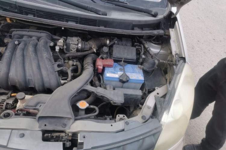 Used Nissan Livina 2009 1.6L Manual All-Around Model Engine Bay Left