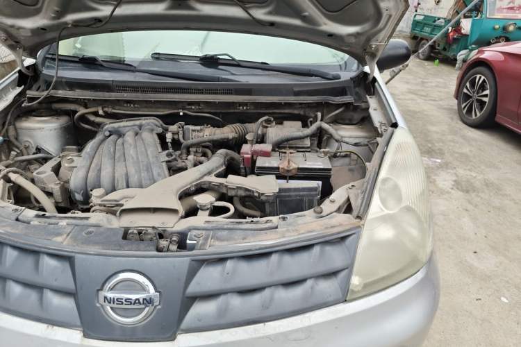 Used Nissan Livina 2009 1.6L Manual All-Around Model Engine Bay Left