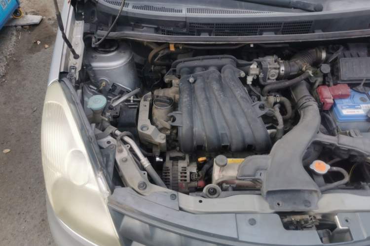 Used Nissan Livina 2009 1.6L Manual All-Around Model Engine Bay Right