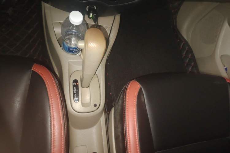 Used Nissan Livina 2009 1.6L Automatic All-in-One Edition Gear Lever