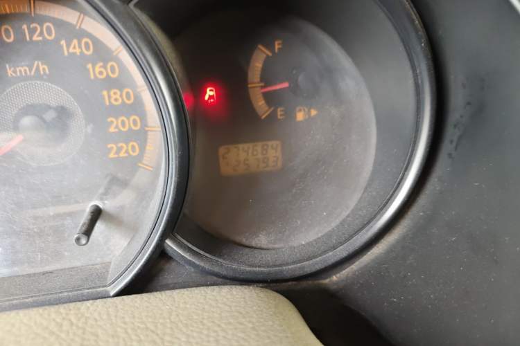 Used Nissan Livina 2009 1.6L Manual All-Around Model Odometer Close Up