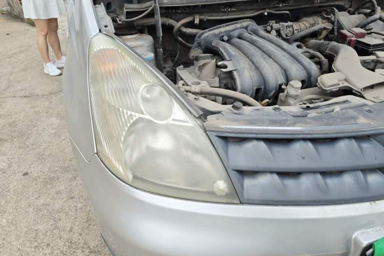 Used Nissan Livina 2009 1.6L Manual All-Around Model Right Front Headlight