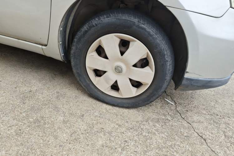 Used Nissan Livina 2009 1.6L Manual All-Around Model Right Front Wheel Hub