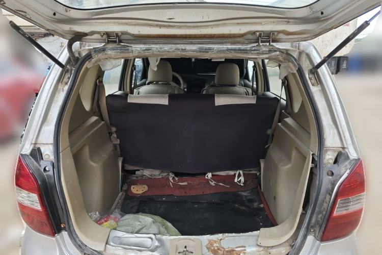 Used Nissan Livina 2009 1.6L Manual All-Around Model Trunk