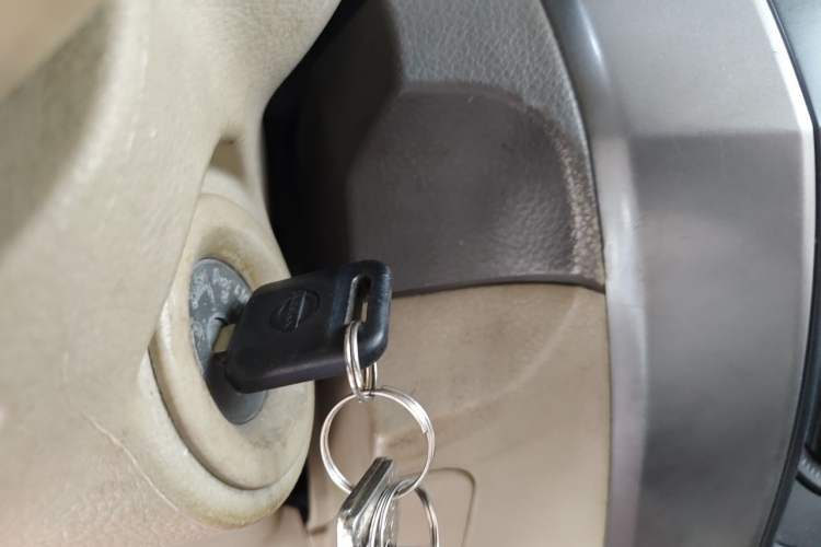 Used Nissan Livina 2009 1.6L Manual All-Around Model Vehicle Key