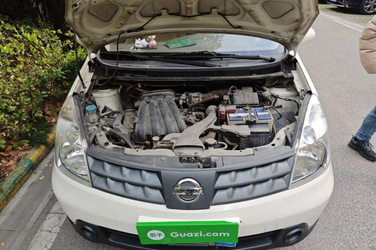 Used Nissan Livina 2009 1.6L Automatic All-in-One Edition Engine Bay