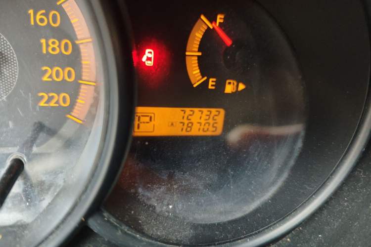 Used Nissan Livina 2009 1.6L Automatic All-in-One Edition Odometer Close Up