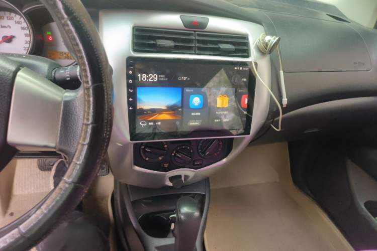 Used Nissan Livina 2010 JINRUI Edition 1.6L Automatic Standard Model Audio And AC Panel
