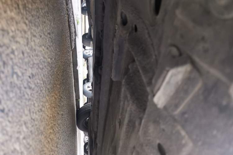 Used Nissan Livina 2010 Jingyue Edition 1.6L Automatic All-in-One Model Chassis Front Left