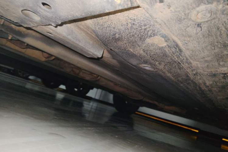 Used Nissan Livina 2010 Jingyue Edition 1.6L Manual All-Around Model Chassis Front Left