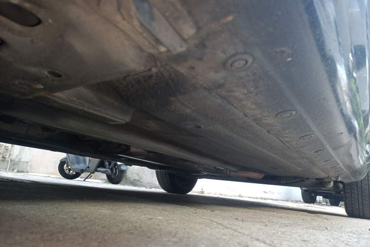 Used Nissan Livina 2010 Jingyue Edition 1.6L Manual All-Around Model Chassis Front Left
