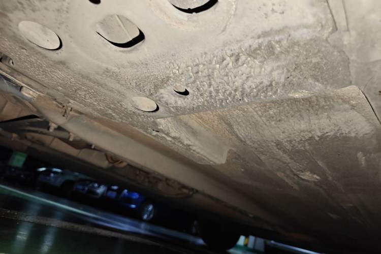 Used Nissan Livina 2010 Jingyue Edition 1.6L Manual All-Around Model Chassis Front Left