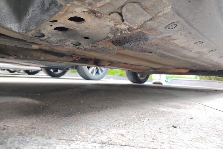 Used Nissan Livina 2010 Jingyi Edition 1.8L Manual Standard Model Chassis Front Left