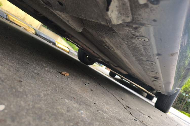 Used Nissan Livina 2010 Jingyue Edition 1.6L Manual All-Around Model Chassis Front Left