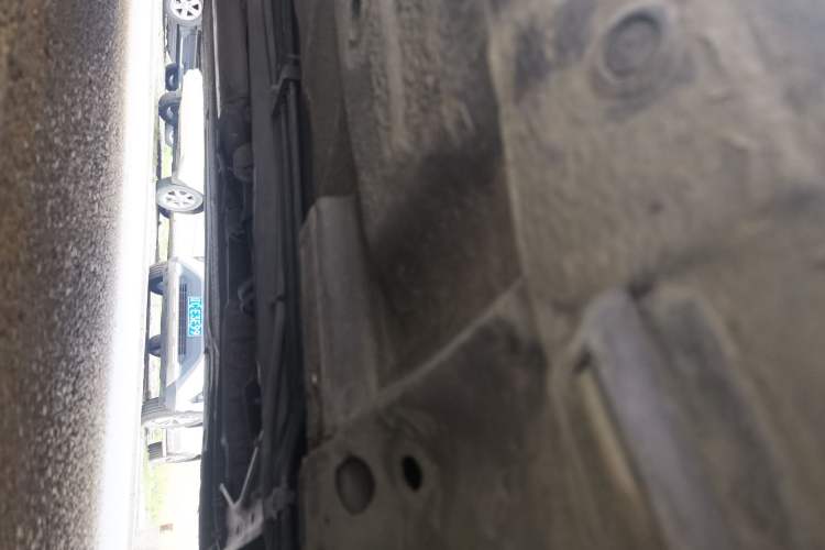 Used Nissan Livina 2010 Jingyue Edition 1.6L Automatic All-in-One Model Chassis Front Right