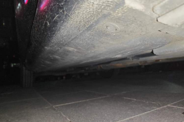 Used Nissan Livina 2010 Jingyue Edition 1.6L Manual All-Around Model Chassis Front Right