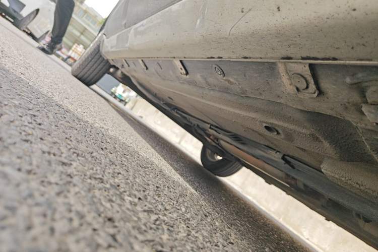 Used Nissan Livina 2010 JINRUI Edition 1.6L Automatic Standard Model Chassis Front Right