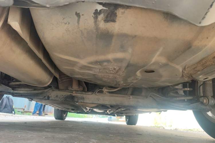 Used Nissan Livina 2010 Jingrui Edition 1.6L Manual Standard Model Chassis Rear