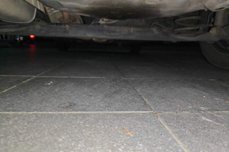 Used Nissan Livina 2010 Jingyue Edition 1.6L Manual All-Around Model Chassis Rear