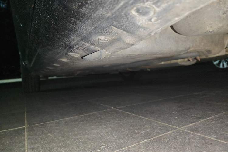 Used Nissan Livina 2010 Jingyue Edition 1.6L Manual All-Around Model Chassis Rear Left
