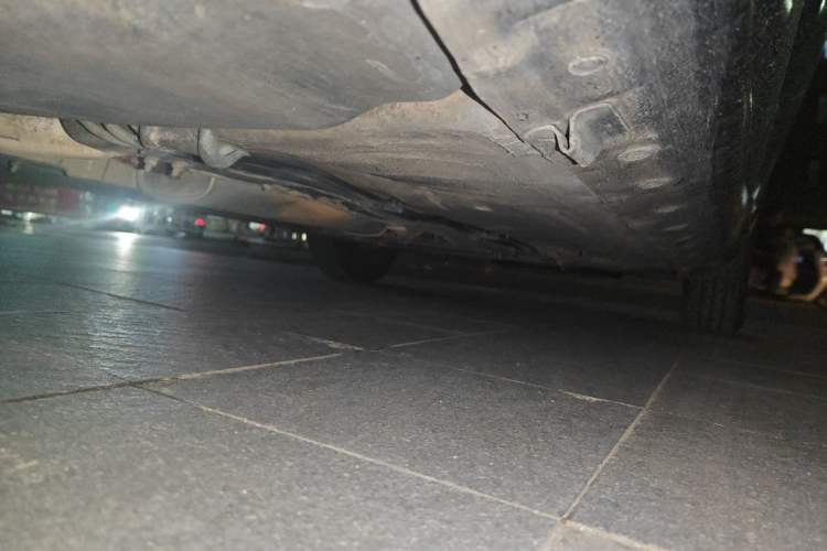 Used Nissan Livina 2010 Jingyue Edition 1.6L Manual All-Around Model Chassis Rear Right