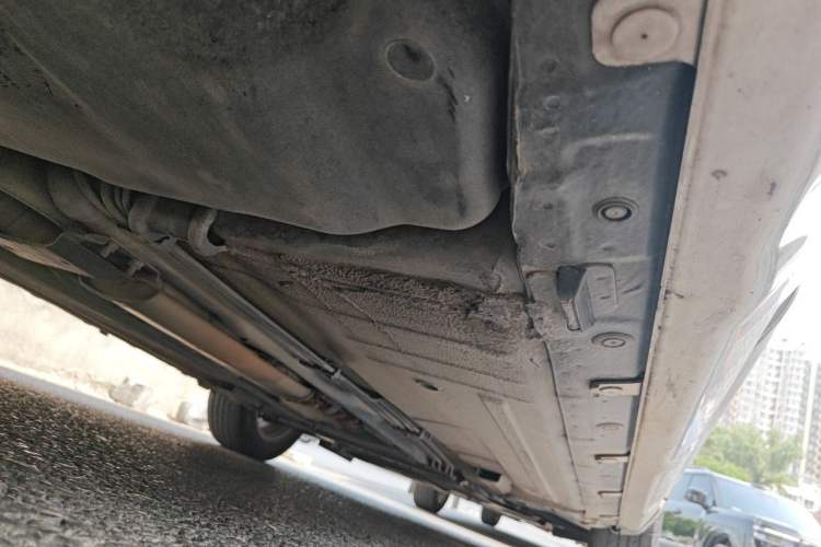 Used Nissan Livina 2010 JINRUI Edition 1.6L Automatic Standard Model Chassis Rear Right