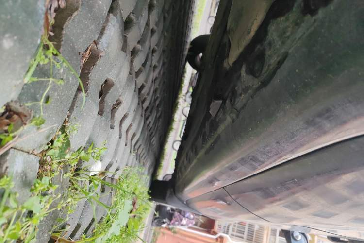 Used Nissan Livina 2010 Jingyue Edition 1.6L Manual All-Around Model Chassis Rear Right