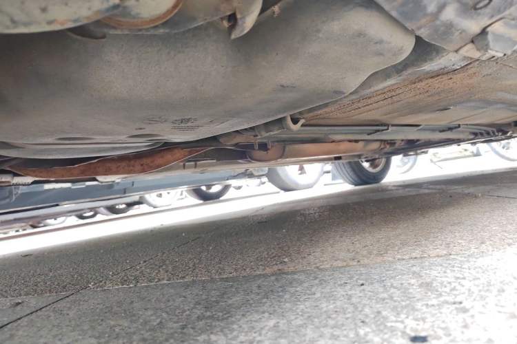 Used Nissan Livina 2010 Jingyi Edition 1.8L Manual Standard Model Chassis Rear Right