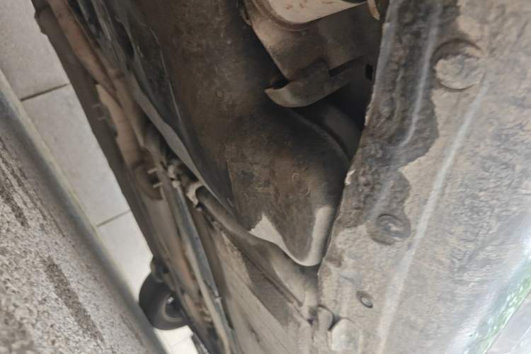 Used Nissan Livina 2010 Jingyue Edition 1.6L Manual Supercharged Model Chassis Rear Right