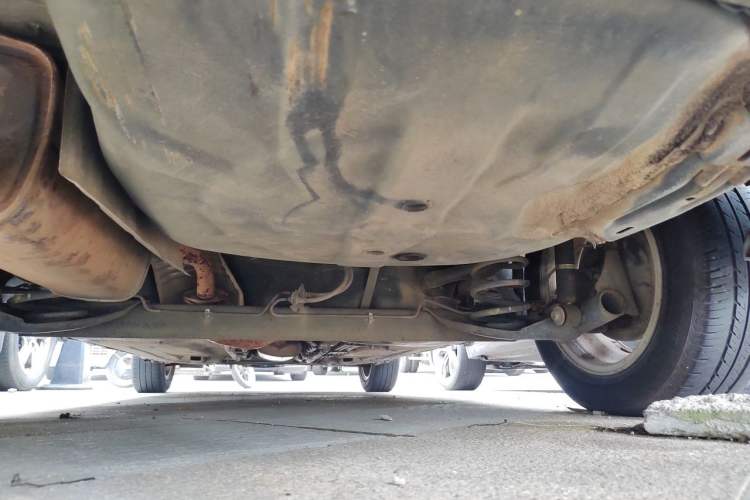 Used Nissan Livina 2010 Jingyi Edition 1.8L Manual Standard Model Chassis Rear