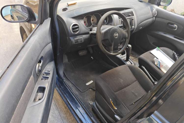 Used Nissan Livina 2010 Jingyue Edition 1.6L Automatic All-in-One Model Driver Seat
