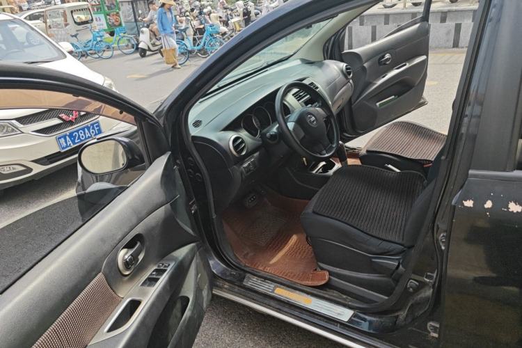 Used Nissan Livina 2010 JINRUI Edition 1.6L Automatic Standard Model Driver Seat