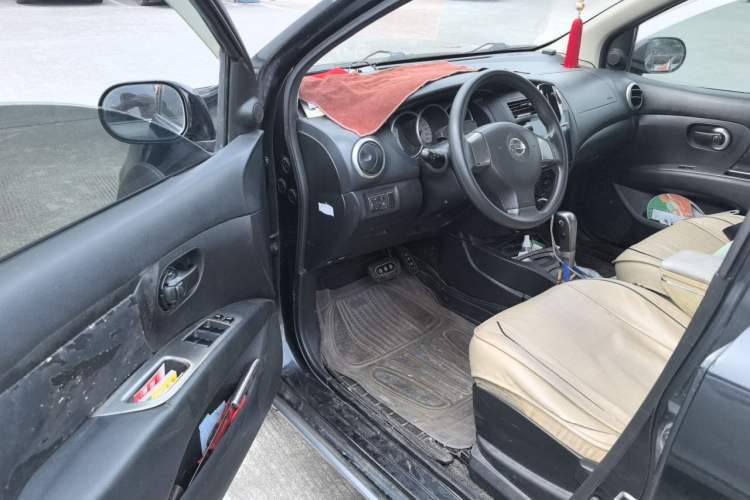 Used Nissan Livina 2010 Jingrui Edition 1.6L Automatic Smart Model Driver Seat