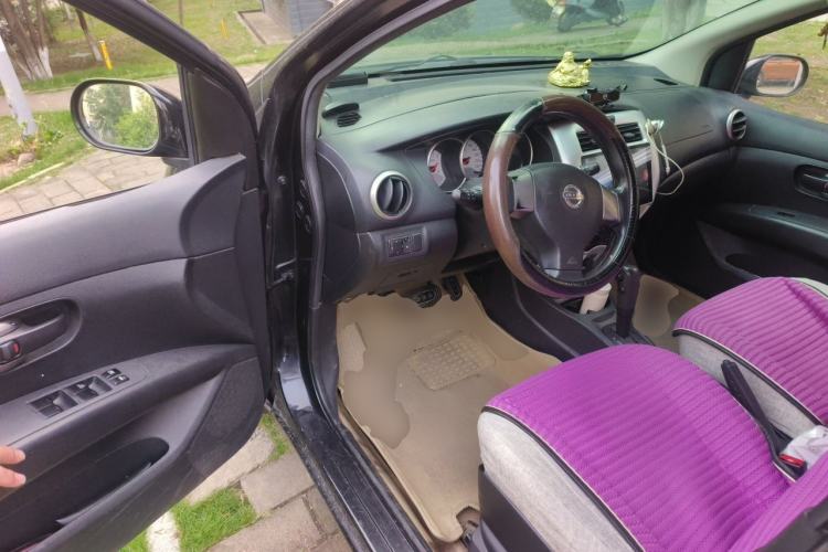 Used Nissan Livina 2010 JINRUI Edition 1.6L Automatic Standard Model Driver Seat