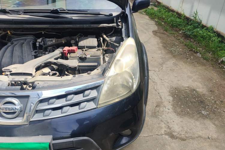 Used Nissan Livina 2010 Jingrui Edition 1.6L Manual Standard Model Engine Bay Left