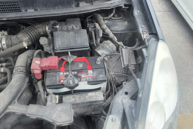Used Nissan Livina 2010 Jingrui Edition 1.6L Automatic Smart Model Engine Bay Left