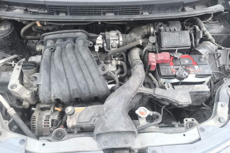 Used Nissan Livina 2010 Jingrui Edition 1.6L Automatic Smart Model Engine Bay