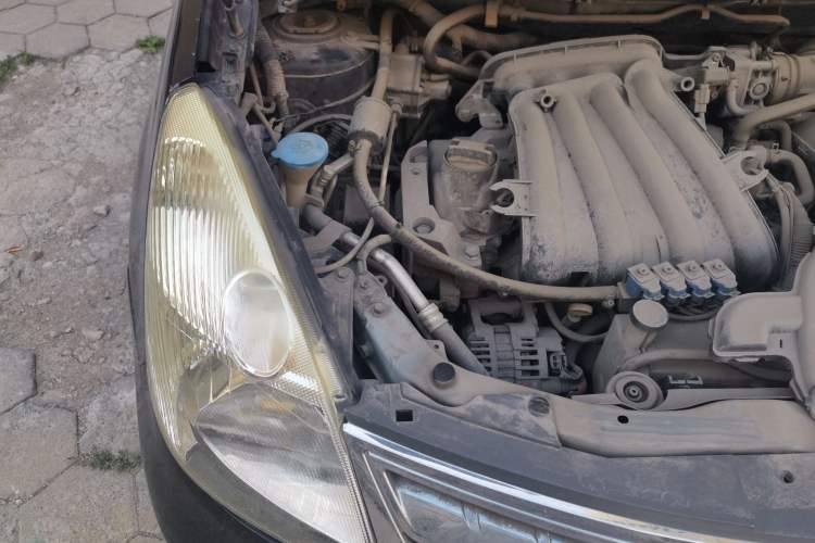 Used Nissan Livina 2010 Jingyue Edition 1.6L Automatic All-in-One Model Engine Bay Right
