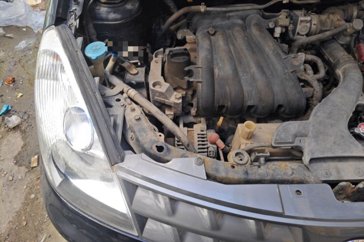 Used Nissan Livina 2010 Jingyue Edition 1.6L Automatic All-in-One Model Engine Bay Right