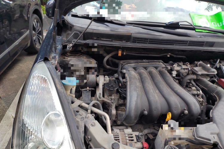 Used Nissan Livina 2010 Jingyi Edition 1.8L Manual Standard Model Engine Bay Right