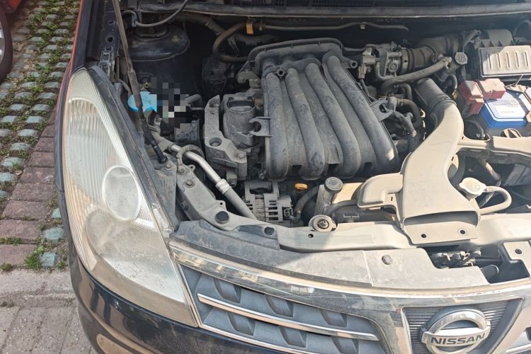 Used Nissan Livina 2010 Jingrui Edition 1.6L Manual Standard Model Engine Bay Right
