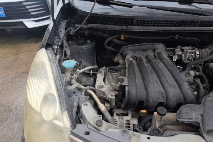 Used Nissan Livina 2010 JINRUI Edition 1.6L Automatic Standard Model Engine Bay Right
