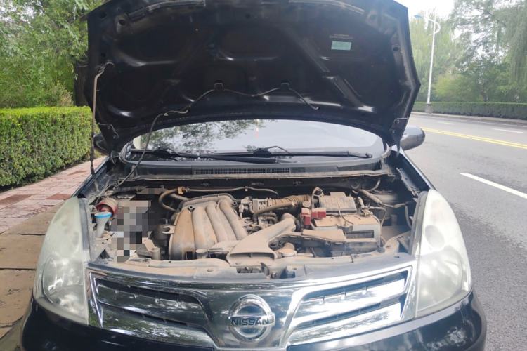Used Nissan Livina 2010 Jingyue Edition 1.6L Manual All-Around Model Engine Bay