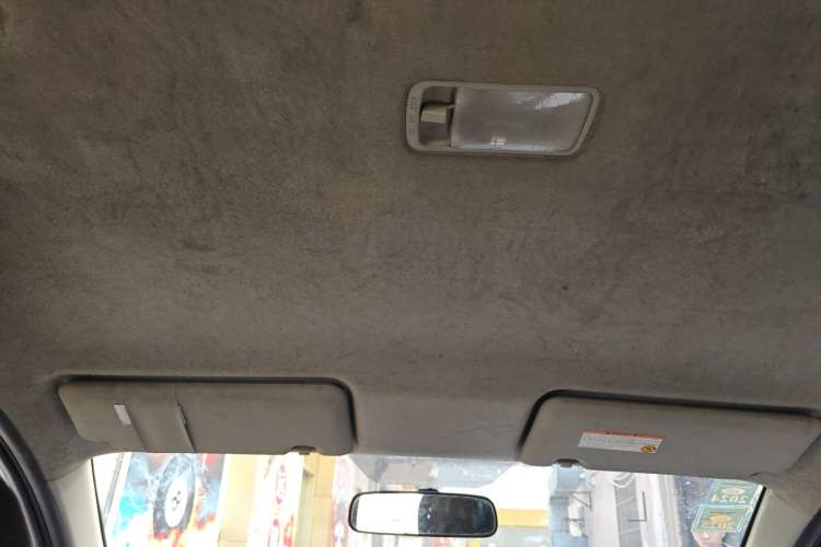 Used Nissan Livina 2010 Jingyue Edition 1.6L Automatic All-in-One Model Headliner