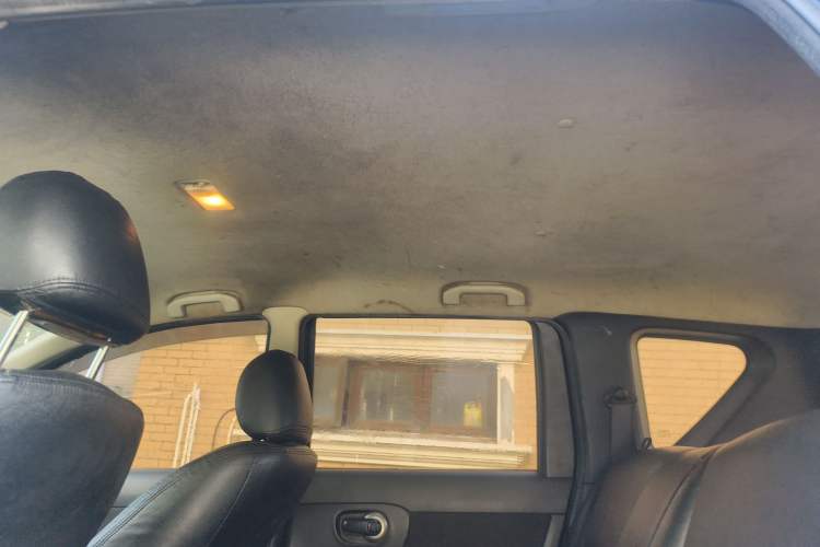 Used Nissan Livina 2010 Jingyue Edition 1.6L Manual All-Around Model Headliner