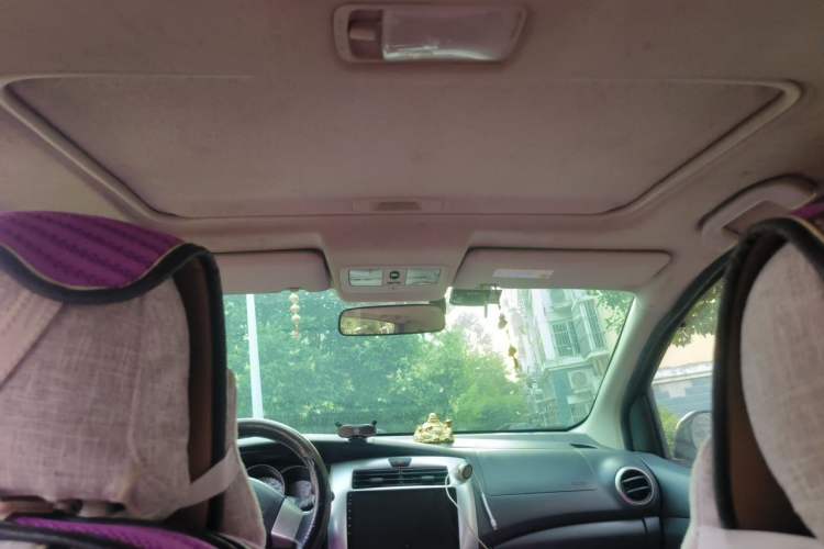 Used Nissan Livina 2010 JINRUI Edition 1.6L Automatic Standard Model Headliner