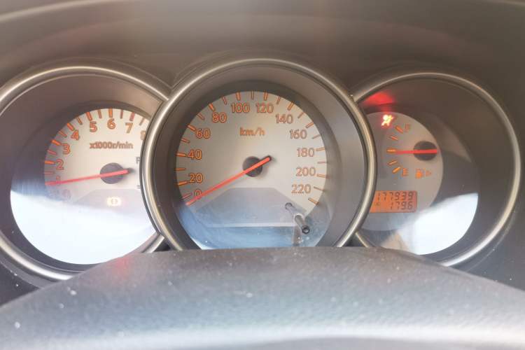 Used Nissan Livina 2010 Jingyue Edition 1.6L Automatic All-in-One Model Instrument Cluster