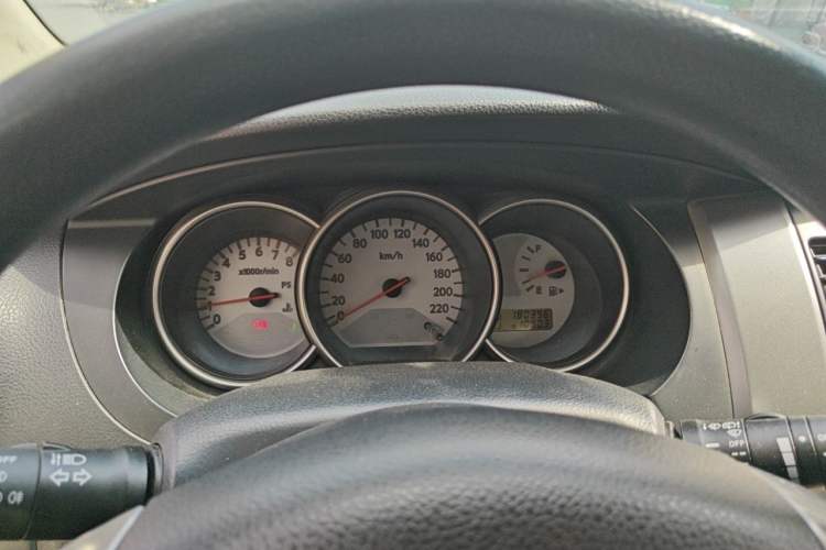 Used Nissan Livina 2010 JINRUI Edition 1.6L Automatic Standard Model Instrument Cluster