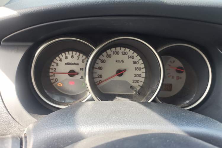 Used Nissan Livina 2010 Jingrui Edition 1.6L Manual Standard Model Instrument Cluster