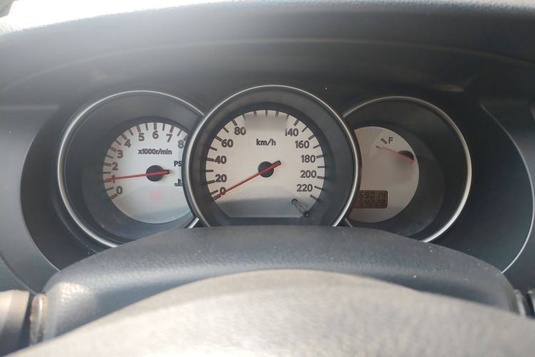 Used Nissan Livina 2010 Jingyue Edition 1.6L Manual All-Around Model Instrument Cluster